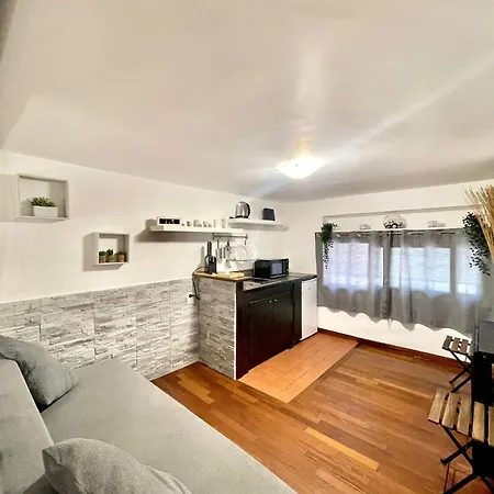 A.d Vatican House Apartment